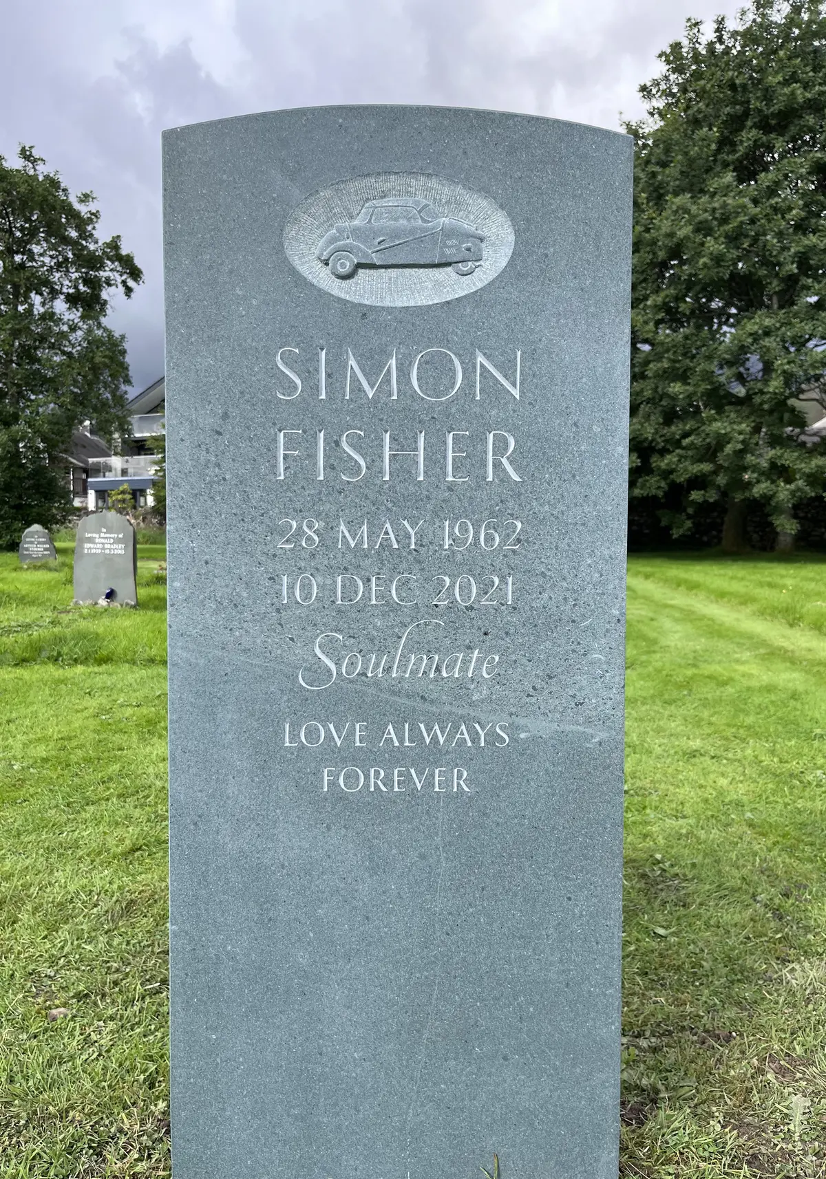 modern headstone design