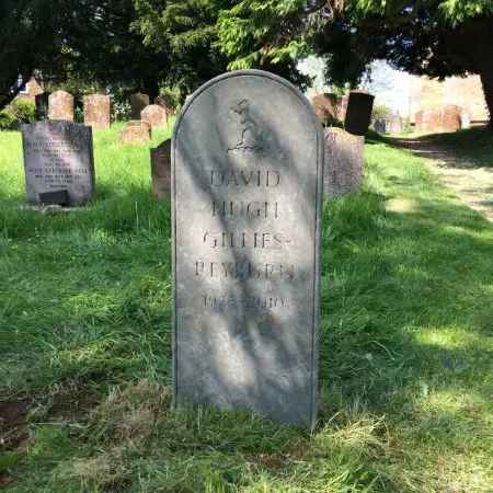 Churchyard memorial w800 h600