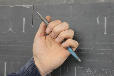 holding a chisel correctly