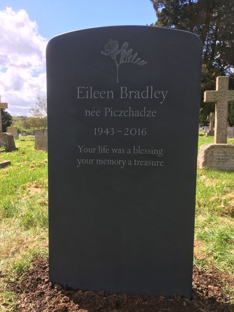 Do you put a maiden name on a headstone? | Stoneletters